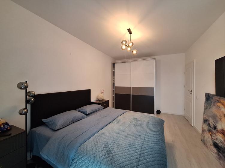 Apartament cu 2 camere semidecomandat, mobilat în Florești