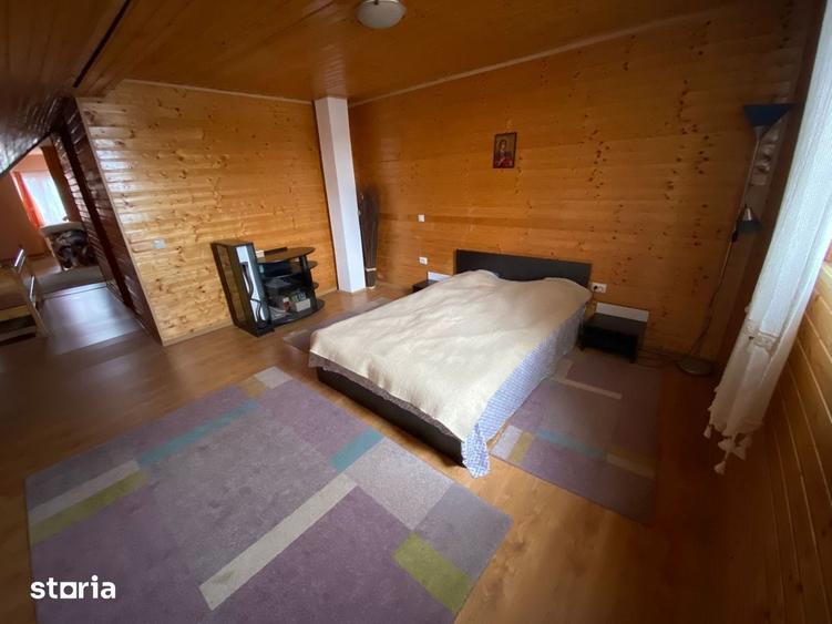 Casă cu 7 camere cu Teren 431 Mp în Reșița