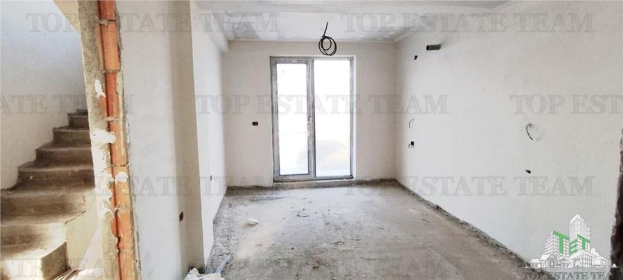 Casă individuală cu 5 camere cu Teren 300 Mp în Odăi