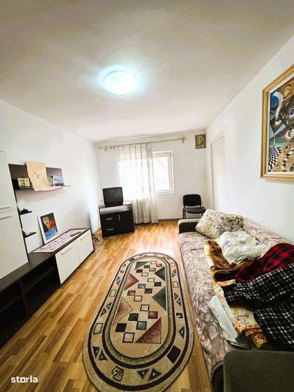 Etaj 2-Podul de Fier-Intersectie-2 Camere Decomandat-bloc 81' - 5