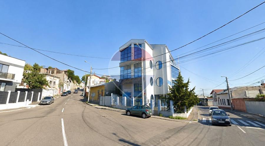 Birou, de 489 mp, în Central
