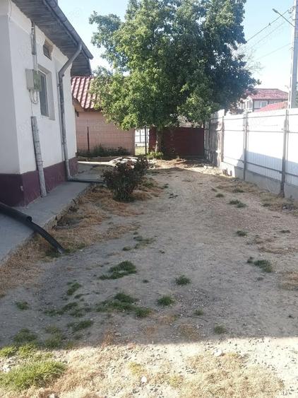 Casă cu 3 camere cu Teren 2476 Mp în Poșta Câlnău