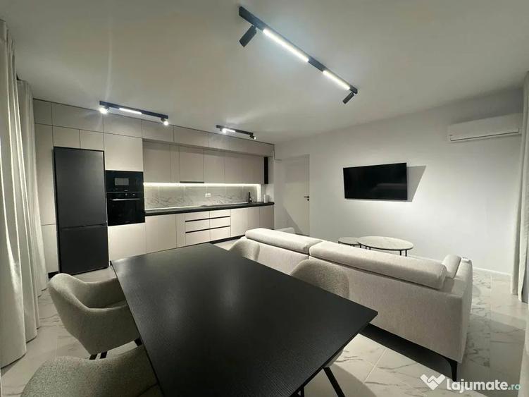 Apartament cu 3 camere semidecomandat în Copou