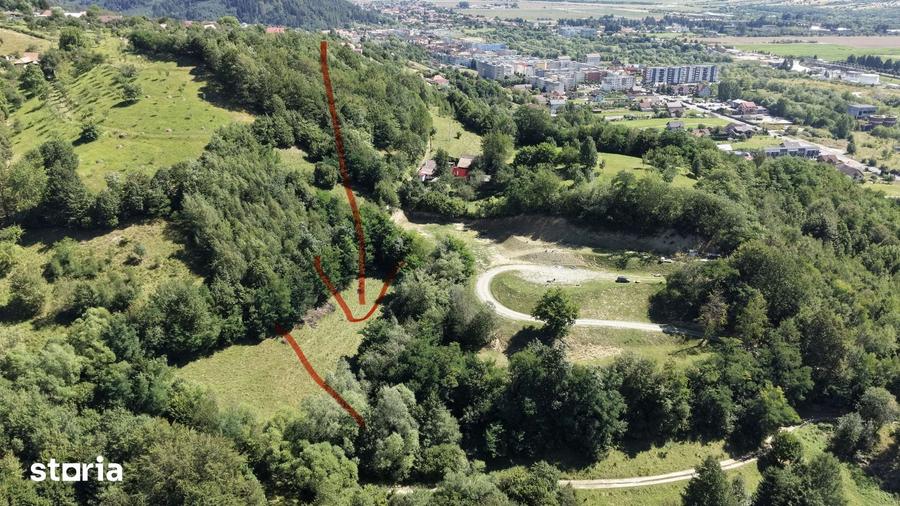 Teren de 2200 mp, în Central