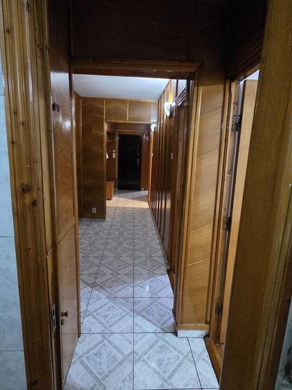 Apartament cu 3 camere semidecomandat în Tomis III
