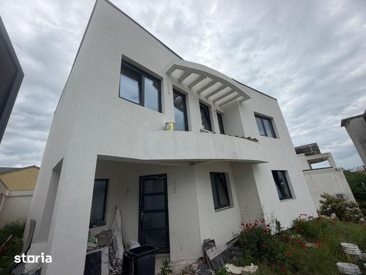 Casă cu 4 camere cu Teren 300 Mp în Plaiul Vulcanești