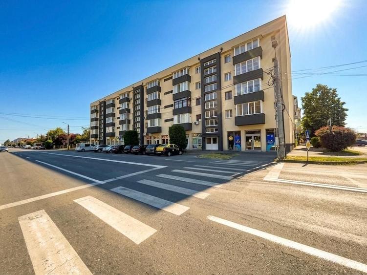 Apartament cu 2 camere semidecomandat în Exterior Vest