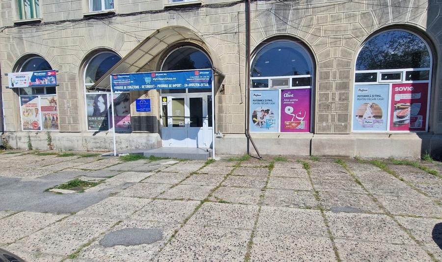 Spațiu comercial, de 213 mp, în Petros