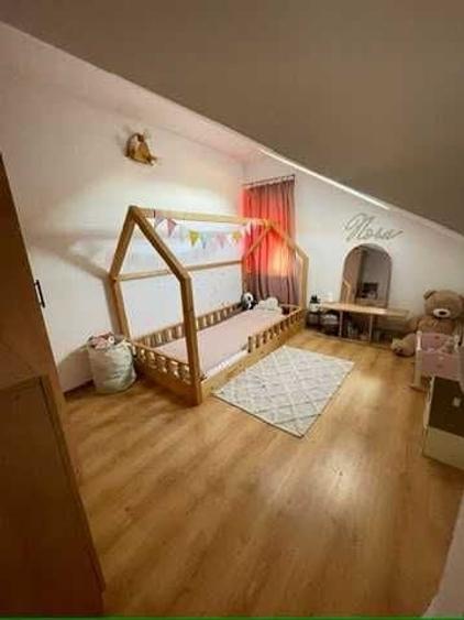 Apartament cu 3 camere decomandat în Europa