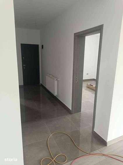 Casă cu 5 camere cu Teren 400 Mp în Domnești