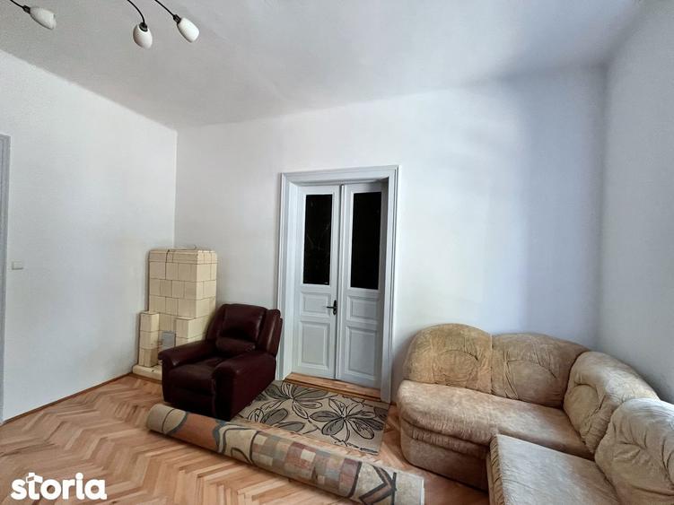 Casă cu 4 camere decomandat cu Canalizare în Gruia