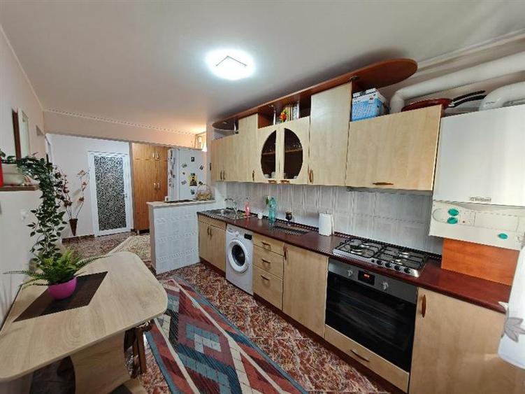 Inchiriem Apartament 2 Camere, Mobilat, Decomandat, Racadau - 12