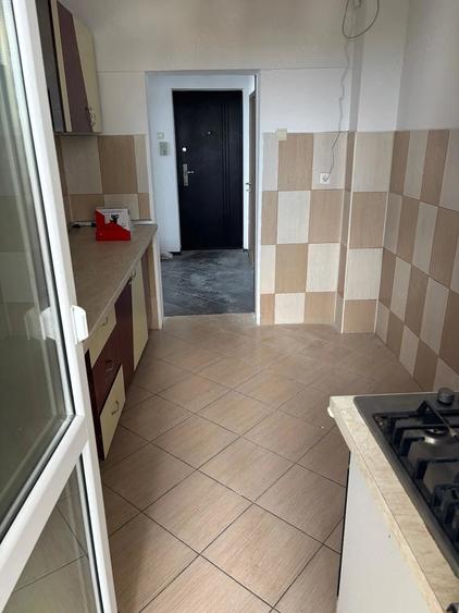 Apartament cu 3 camere decomandat în Simeria