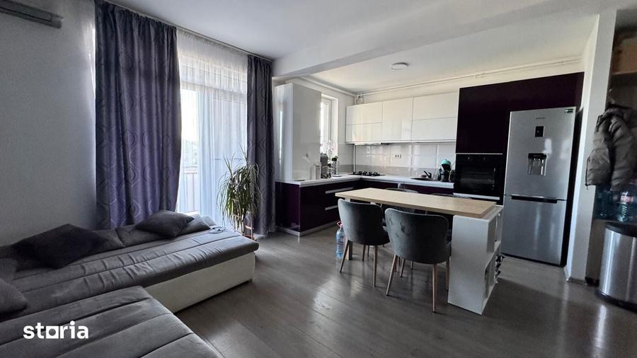Apartament cu 3 camere semidecomandat în Girocului