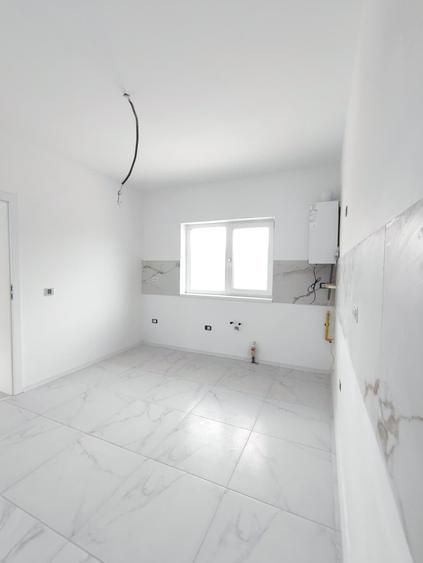 Casă cu 3 camere cu Canalizare în Tomești