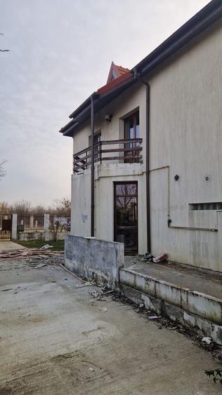 Casă cu 5 camere cu Canalizare în Străulești