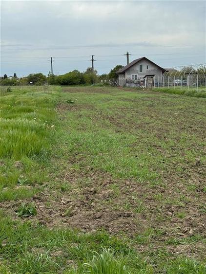 Teren Construcții intravilan de 800 mp, în 1 Decembrie