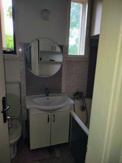 Garsonieră decomandată în Central