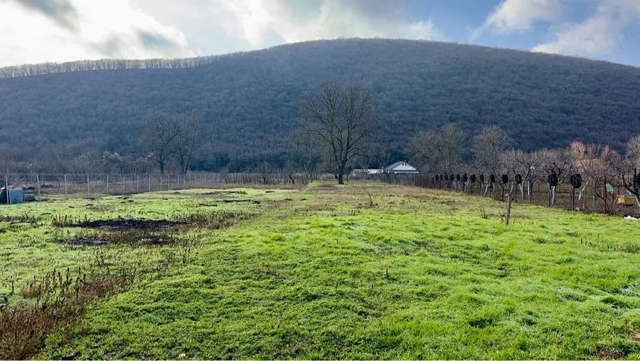 Casă cu 4 camere cu Teren 2000 Mp în Slava Cercheză
