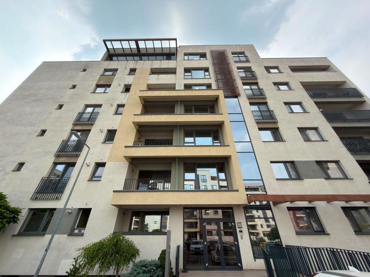 Apartament cu 2 camere decomandat, mobilat în Tractorul