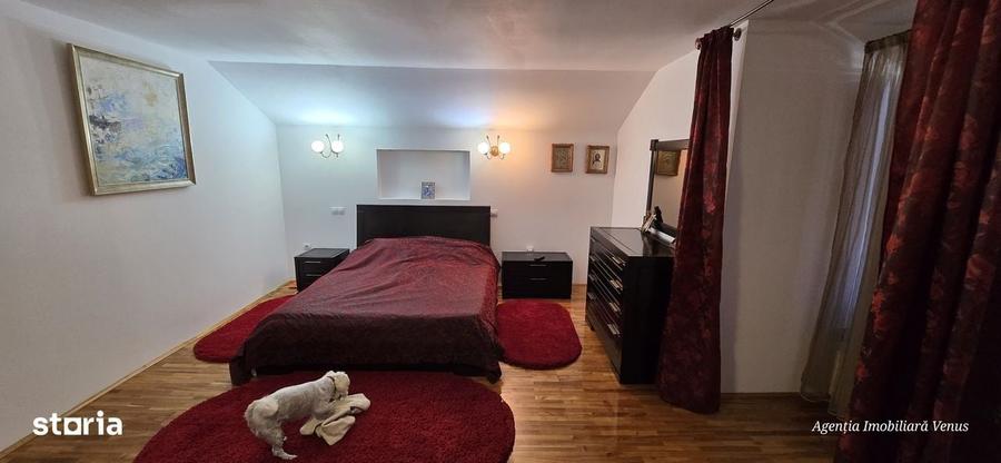Casă cu 4 camere în Central