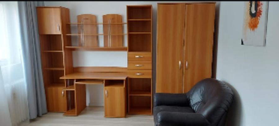 Apartament cu 3 camere decomandat în Dristor