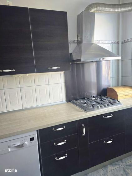 Apartament cu 2 camere decomandat, mobilat în Tei