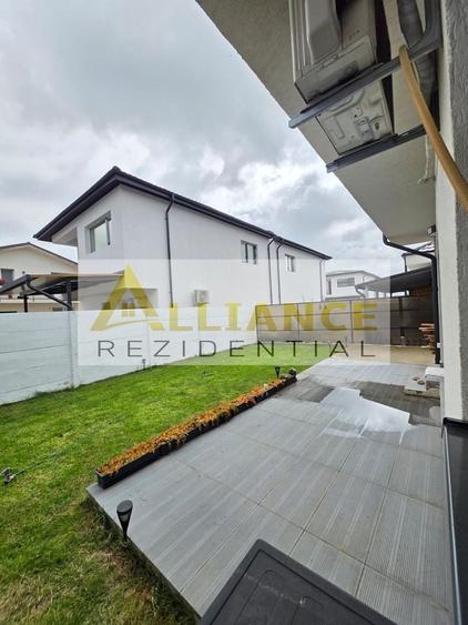 Duplex cu 3 camere cu Canalizare în Sud