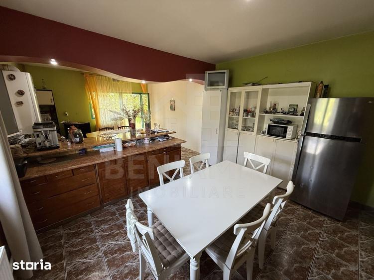 Casă cu 5 camere cu Teren 1039 Mp în Rovine