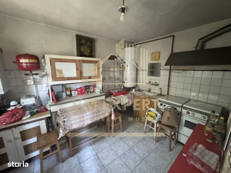 Casă cu 4 camere cu Teren 893 Mp în Lerești
