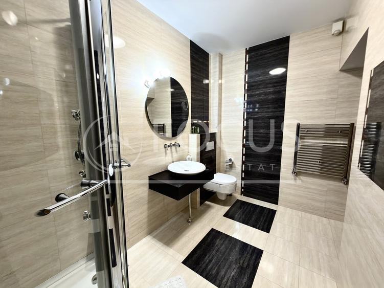 Apartament cu 3 camere semidecomandat, mobilat în Ștefan cel Mare