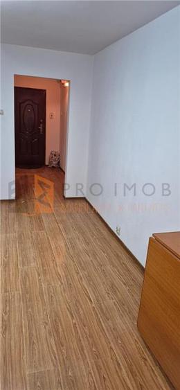 Apartament 2 camere cf 1 semidecomandat zona Micro 3 - 14