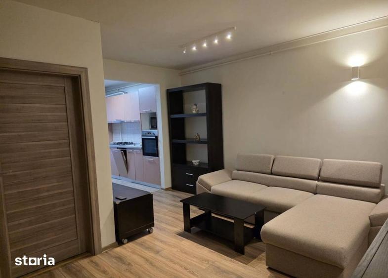 Apartament cu 3 camere semidecomandat, mobilat în Bună Ziua