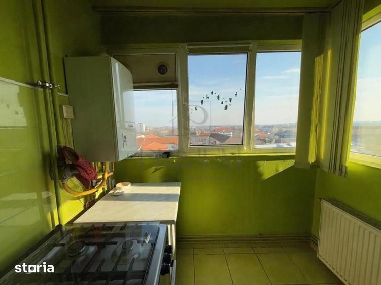 Apartament cu 4 camere decomandat în Complex Studențesc