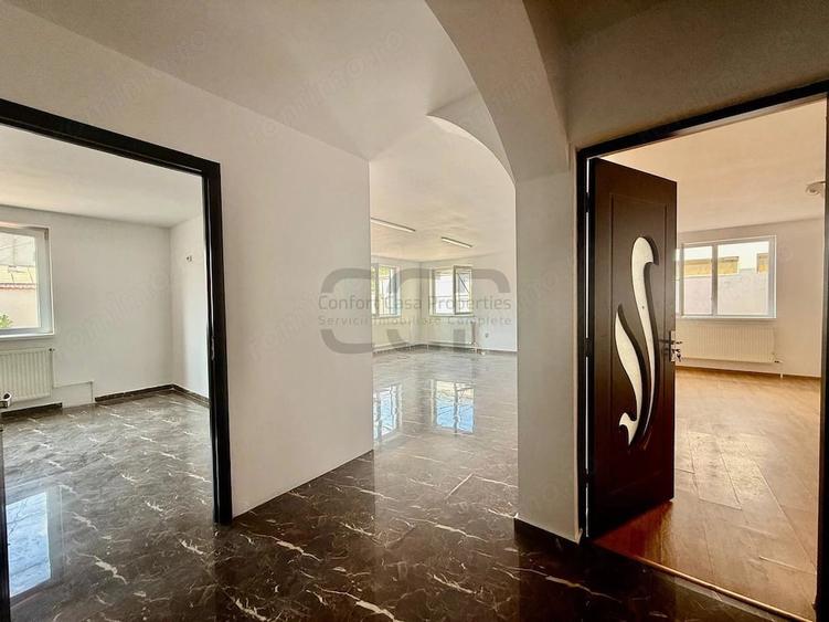 Casă cu 5 camere cu Teren 240 Mp în Apărătorii Patriei