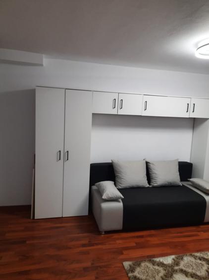 Garsonieră decomandată în Zorilor