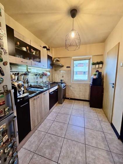 Apartament cu 3 camere nedecomandat în Micălaca