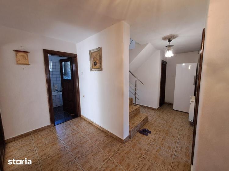 Casă cu 5 camere cu Teren 600 Mp în Nord
