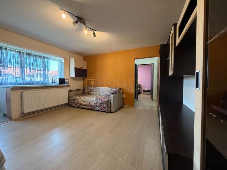 Apartament cu 3 camere semidecomandat, mobilat în Girocului