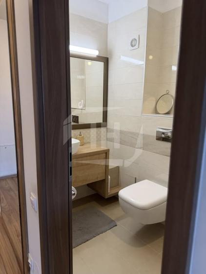 Apartament cu 3 camere semidecomandat, mobilat în Bună Ziua