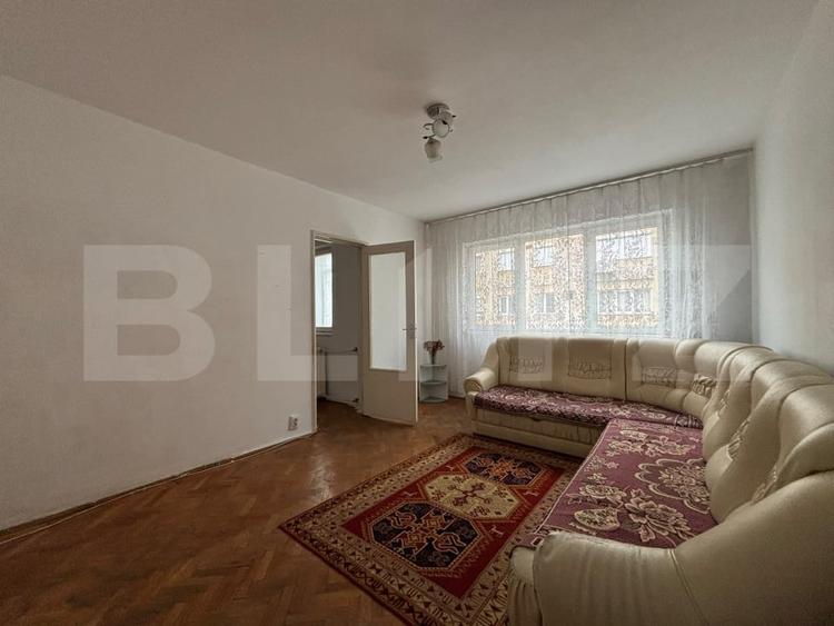 Apartament cu 2 camere semidecomandat, mobilat în Valenta