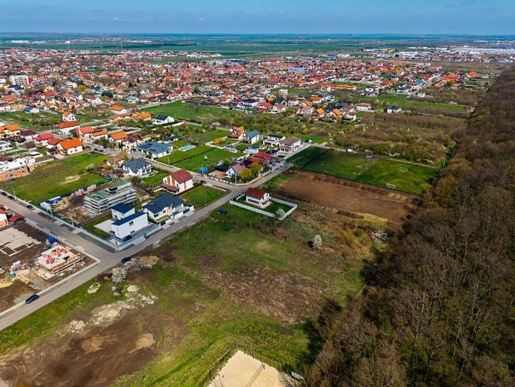 Teren Construcții intravilan de 1787 mp, în Dumbrăvița