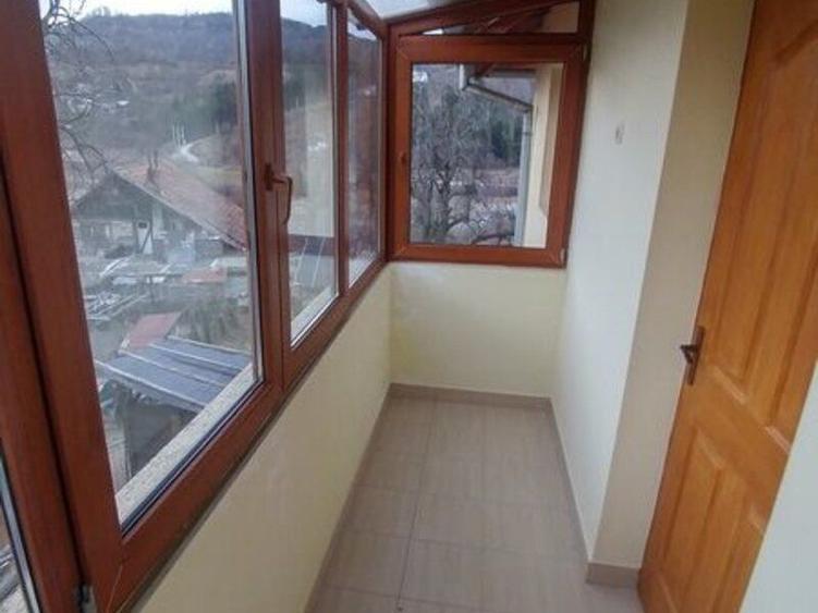 Casă individuală cu 3 camere cu Canalizare în Podul Vârtos