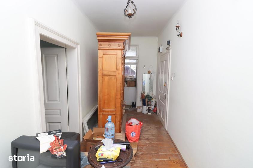 Apartament cu 3 camere decomandat în Sud