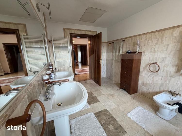 Casă cu 4 camere cu Teren 377 Mp în Lipoveni