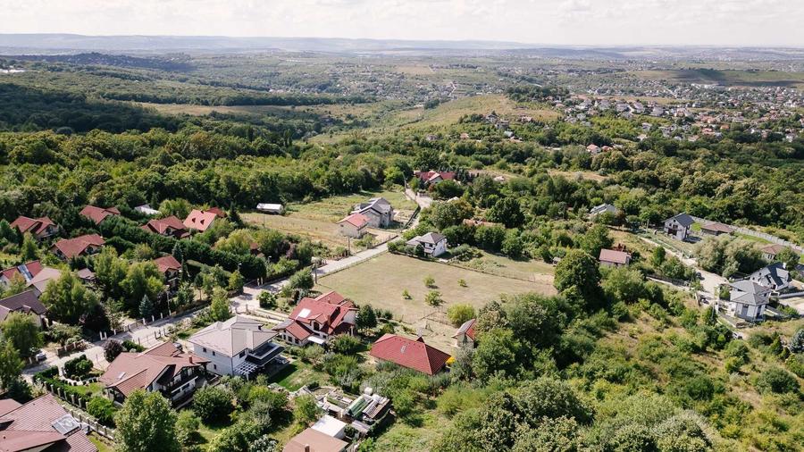 Casă cu 4 camere în Bucium