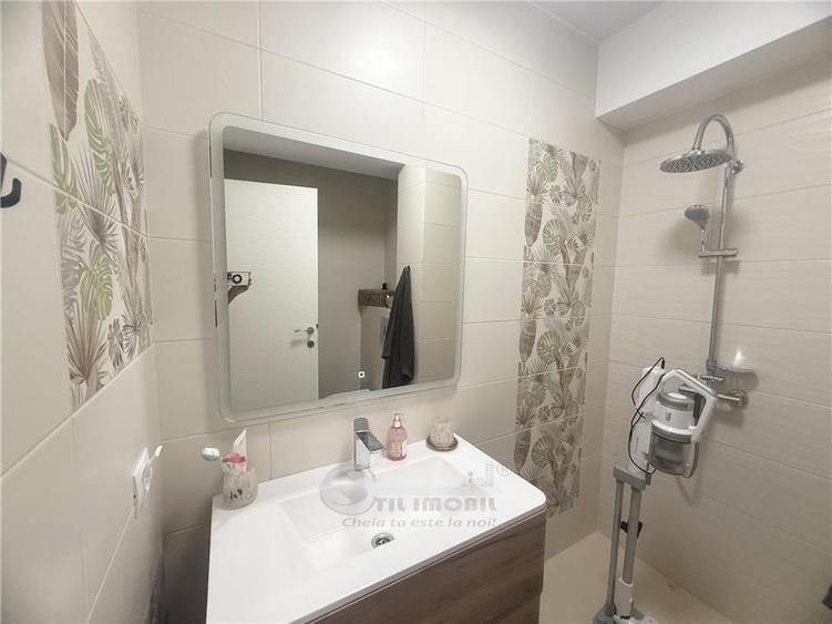 Apartament cu 3 camere decomandat, mobilat în Copou