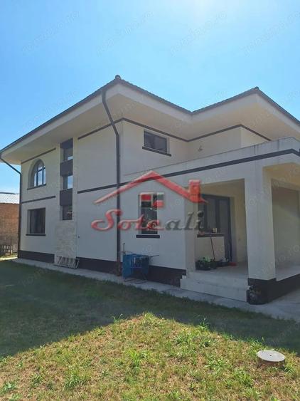 Casă cu Teren 783 Mp în Cornu