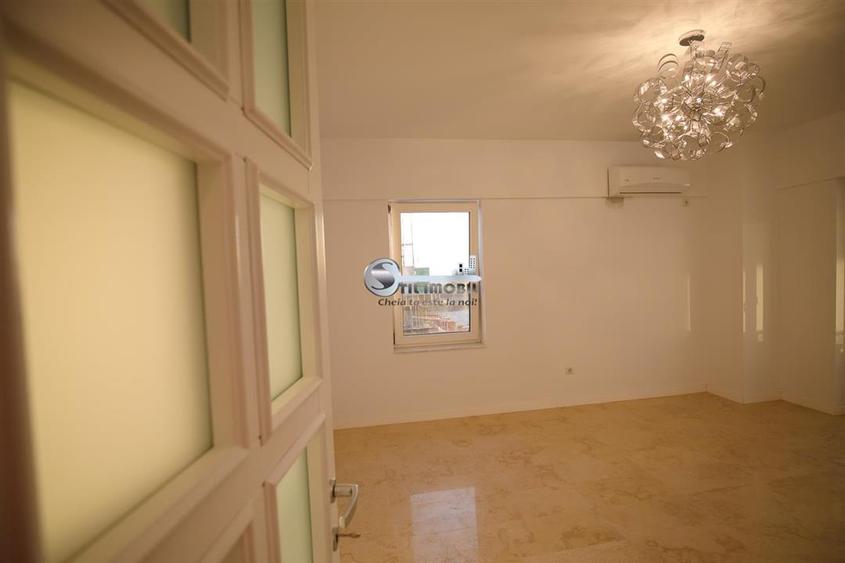 Apartament cu 3 camere decomandat în Copou