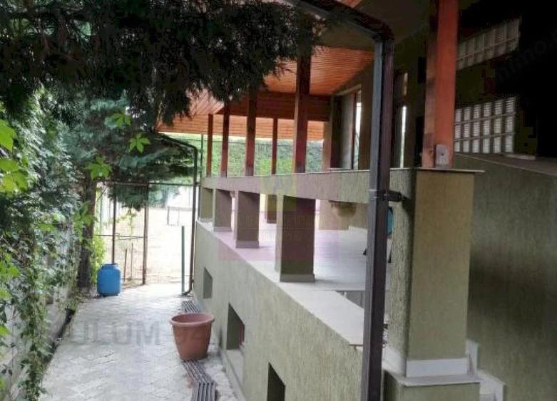 Casă cu 6 camere cu Teren 400 Mp în Ghencea